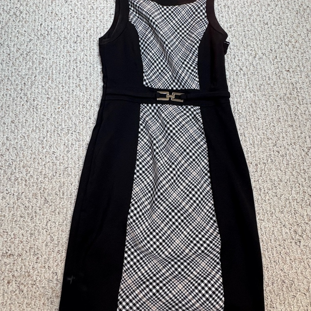 White House Black Market Black and White Sheath Dress